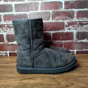 UGG Short Boots Womens Size 8 Gray Winter Slip-On Boots